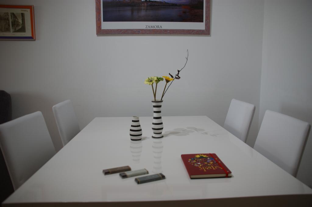 Apartamentos La Muralla Zamora Pokoj fotografie